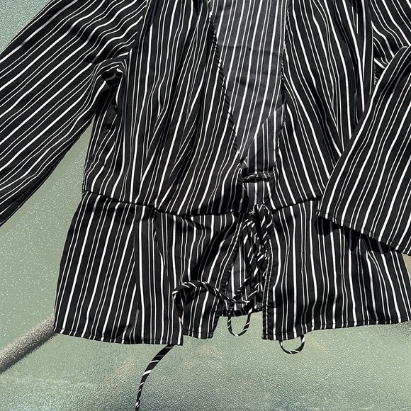 Xhilaration Black & White Striped Tie Blouse XS - Picture 5 of 7
